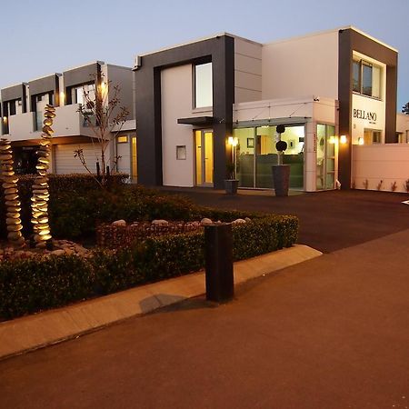 Bellano Motel Suites 크라이스트처치 외부 사진 The entrance to the hotel