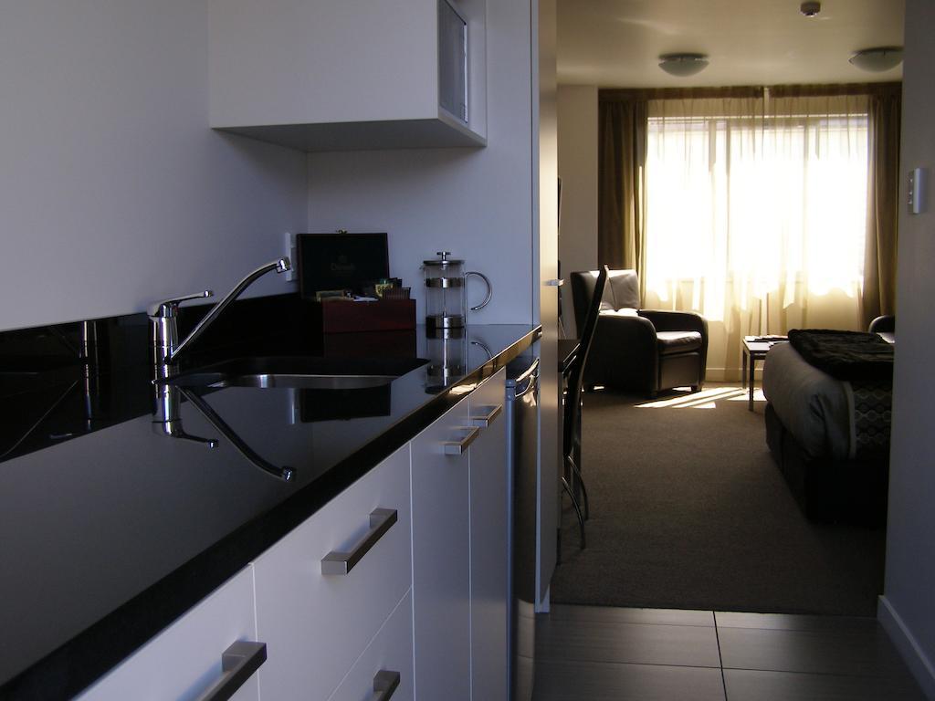 Bellano Motel Suites 크라이스트처치 외부 사진 A studio apartment in Paris, France
