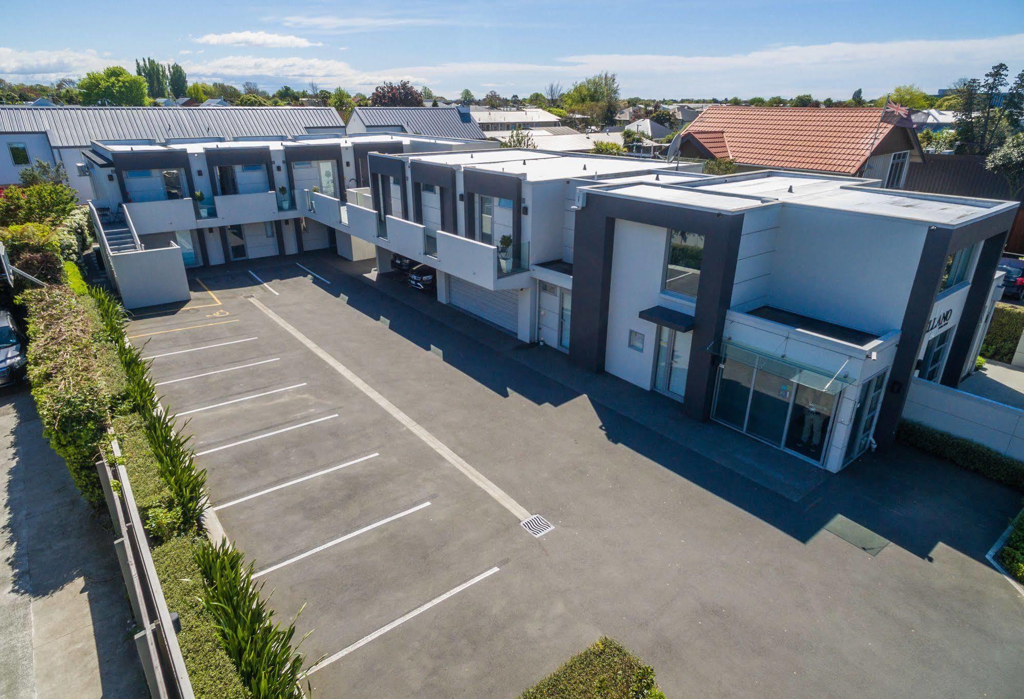 Bellano Motel Suites 크라이스트처치 외부 사진 Aerial view of the school