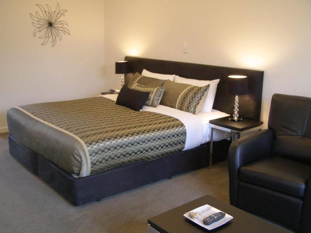 Bellano Motel Suites 크라이스트처치 외부 사진 A typical motel room